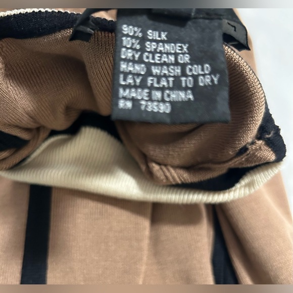 Luxurious Yansi Fugel Sweater - Picture 7 of 7